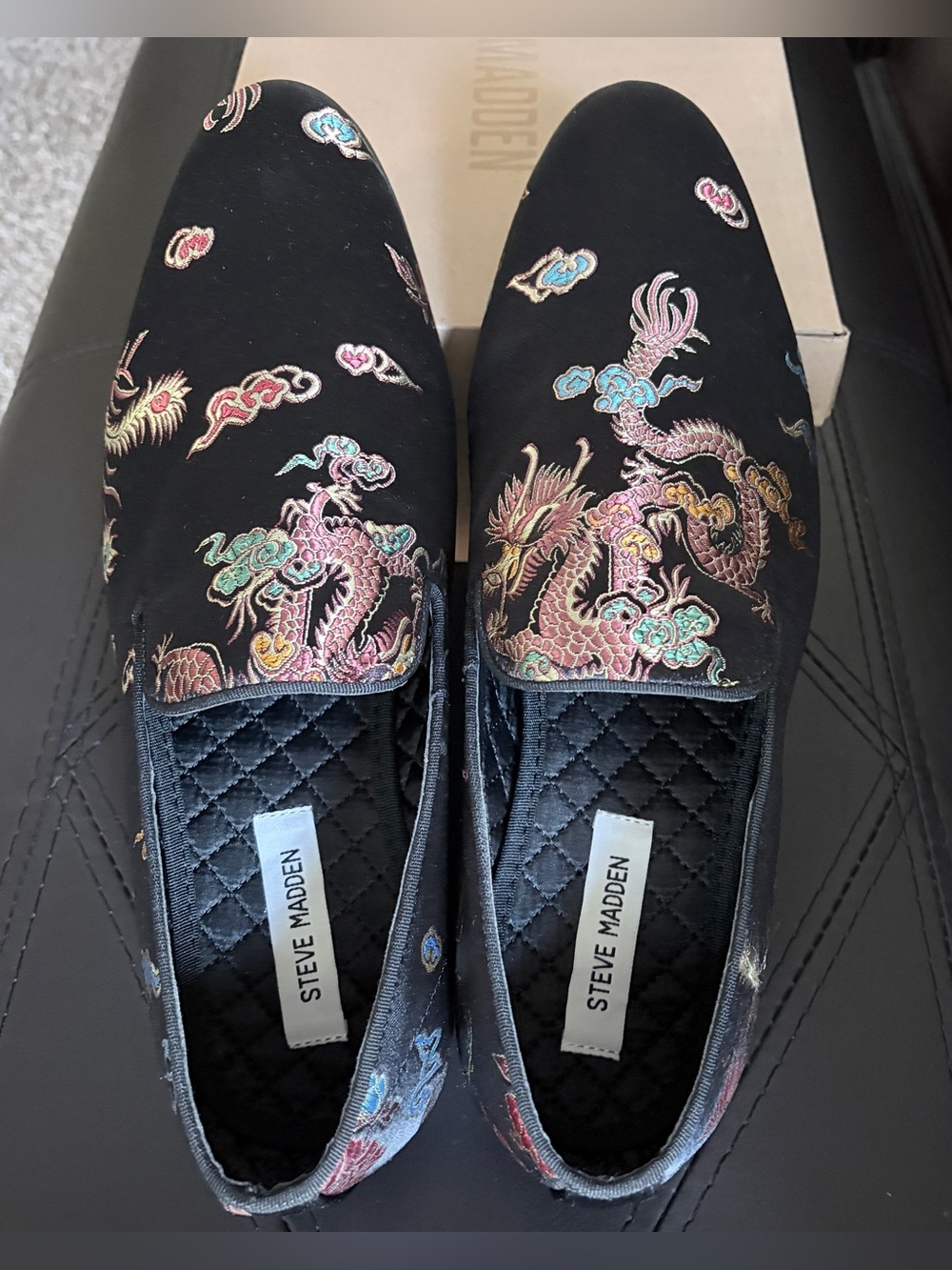 NIB Steve Madden Black Slip-On Loafers with Multicolor Dragon Embroidery Size 11